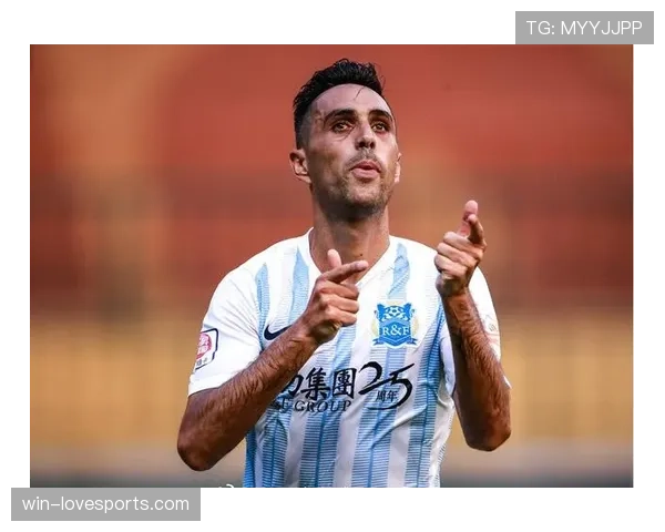 伊萨克的技术风格解析：他是技术流前锋还是纯粹的终结者？